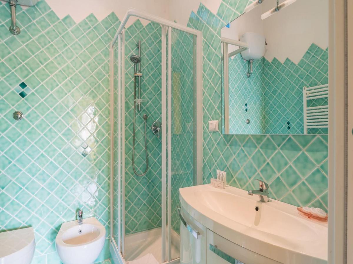 The Best Rent - Colourful Two-Bedroom Apartment Near Termini Station Rome Bagian luar foto