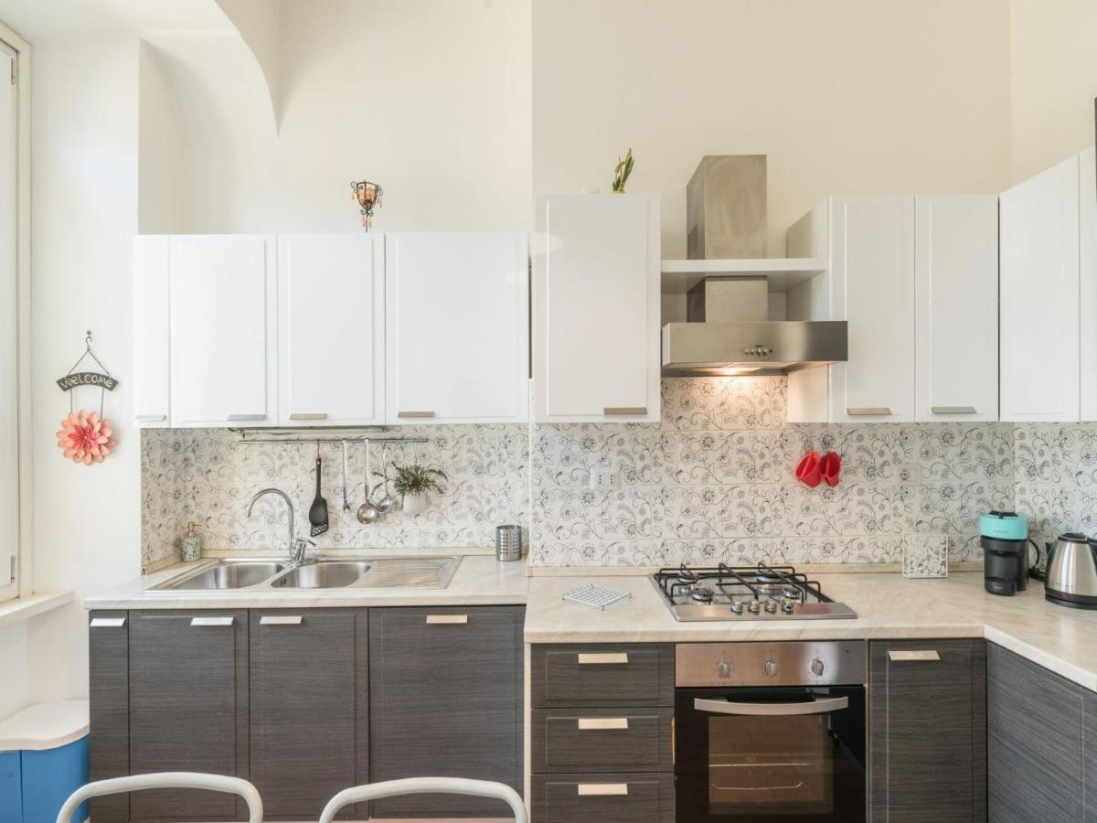 The Best Rent - Colourful Two-Bedroom Apartment Near Termini Station Rome Bagian luar foto