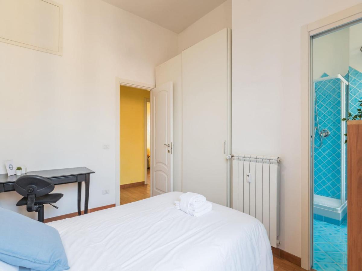 The Best Rent - Colourful Two-Bedroom Apartment Near Termini Station Rome Bagian luar foto