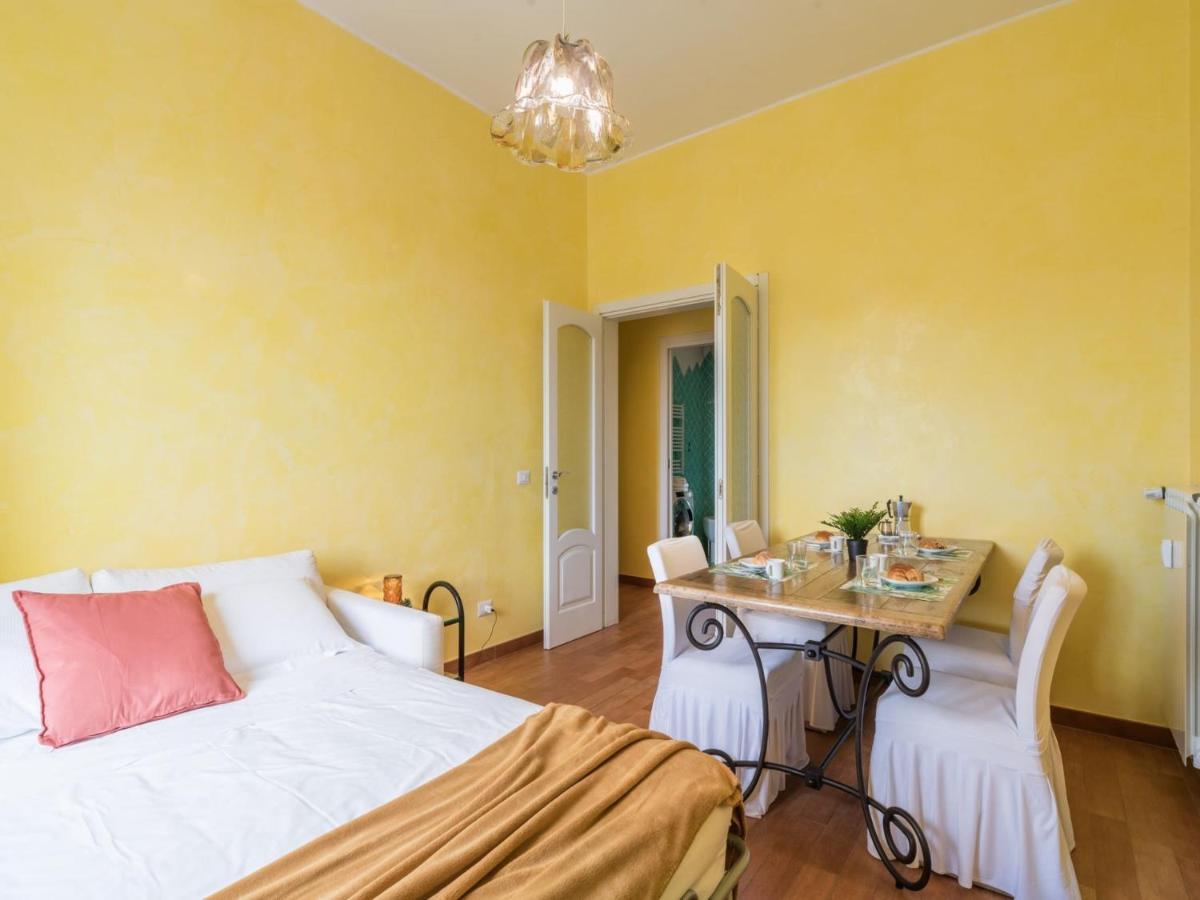 The Best Rent - Colourful Two-Bedroom Apartment Near Termini Station Rome Bagian luar foto
