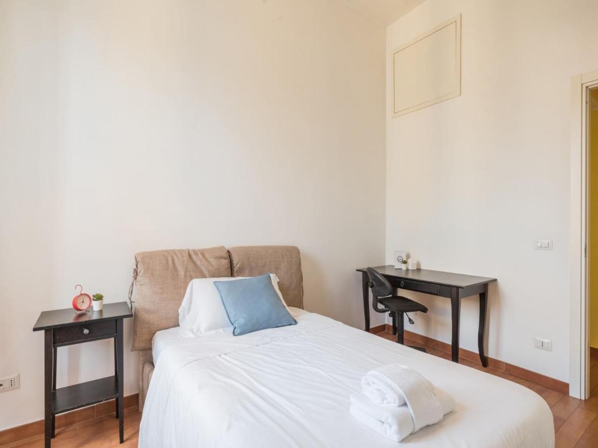 The Best Rent - Colourful Two-Bedroom Apartment Near Termini Station Rome Bagian luar foto